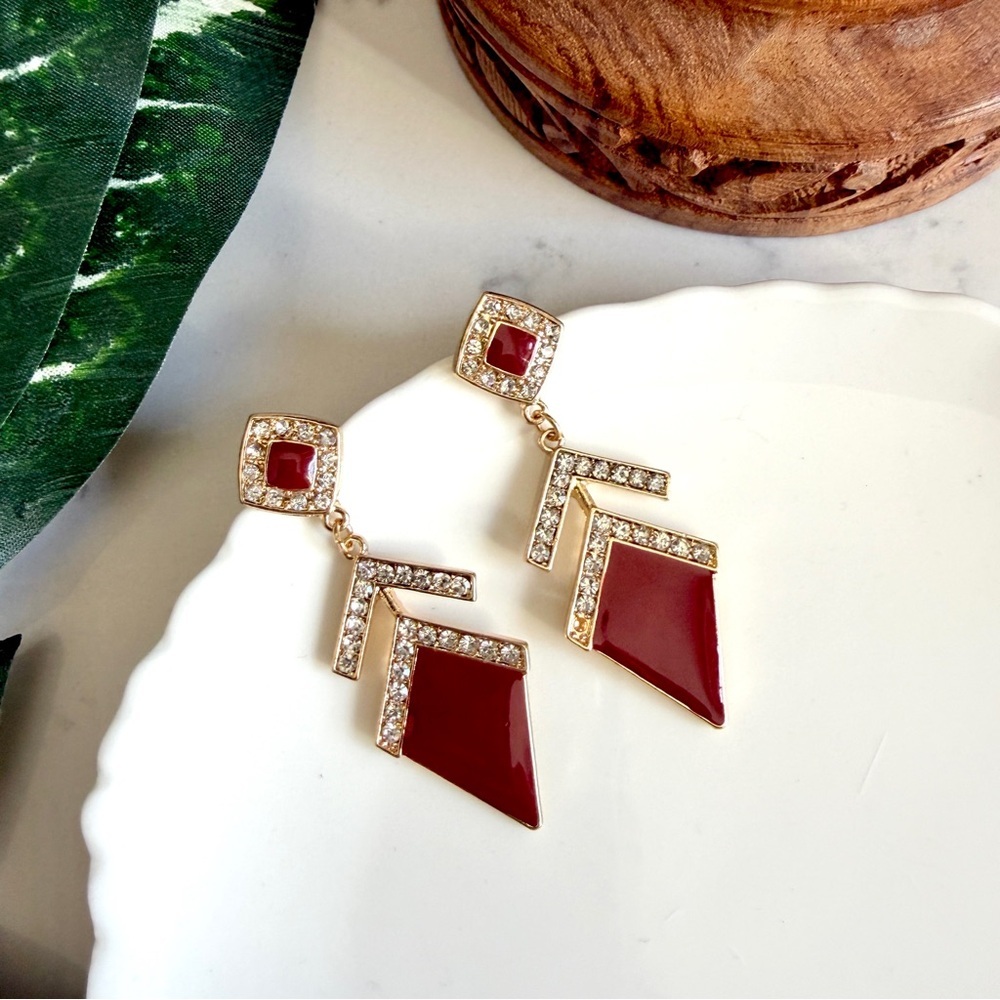 3/$22🩶 FLAWED Gold Dark Red Art Deco Earrings Geo Rhinestone Vintage Style